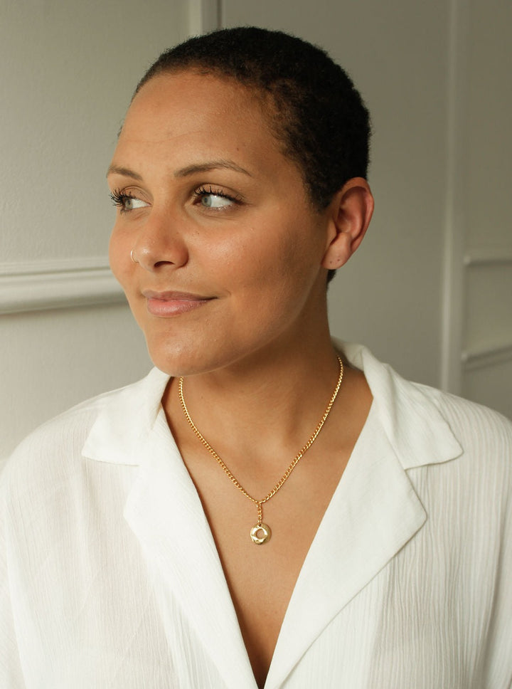 Vintage Gold Plated Curb Chain Pendant Necklace with Circle Charm