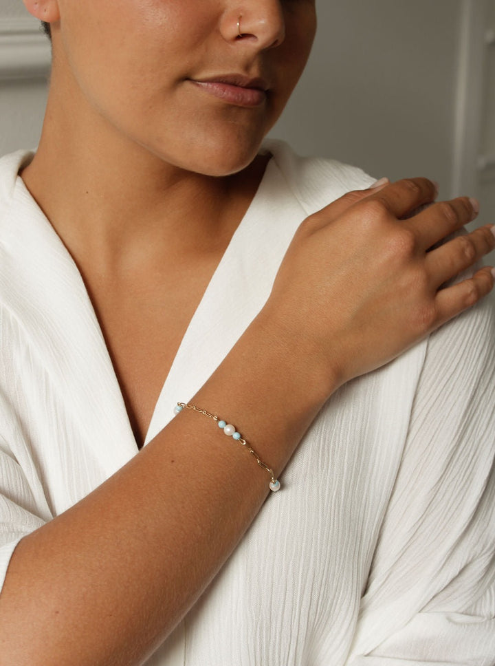 Vintage Gold Plated Paperclip Chain Bracelet with Faux Pearls and Blue Beads