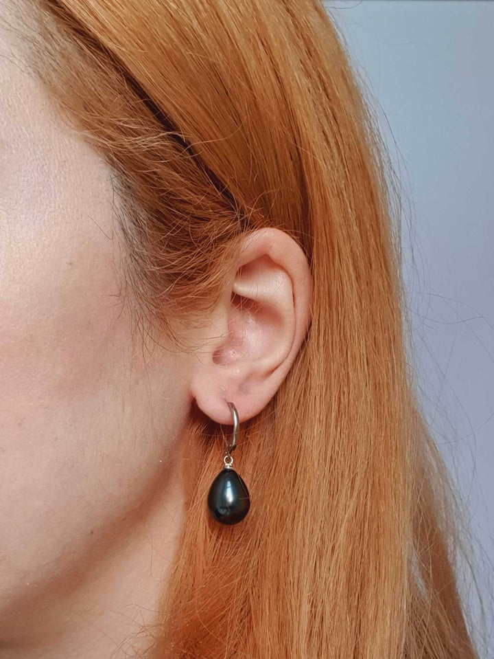 Vintage Silver Toned Black Pearl Drop Earrings