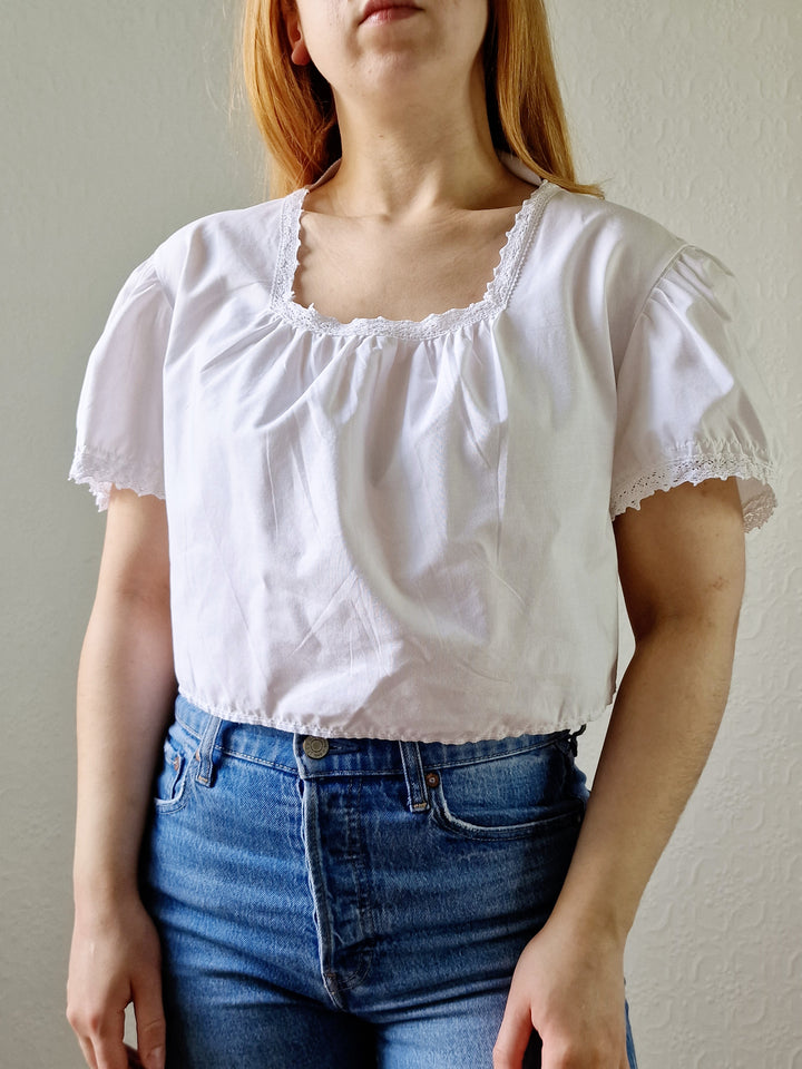 Vintage White Cotton Lacy Blouse with Square Neckline and Puff Sleeves - M/L