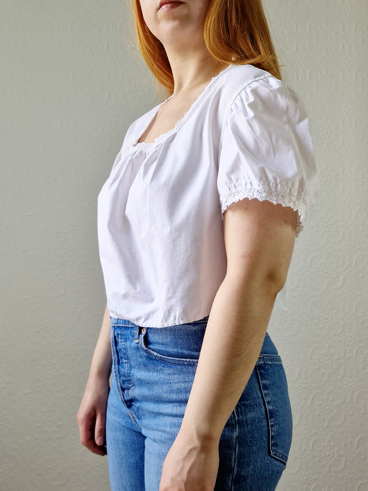 Vintage White Cotton Lacy Blouse with Square Neckline and Puff Sleeves - M/L