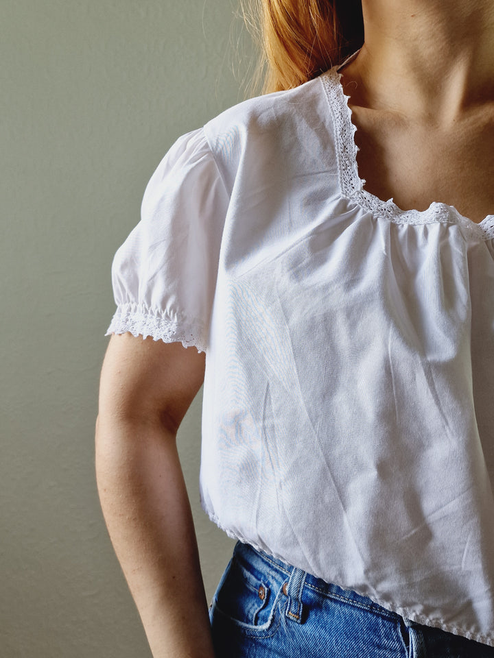 Vintage White Cotton Lacy Blouse with Square Neckline and Puff Sleeves - M/L