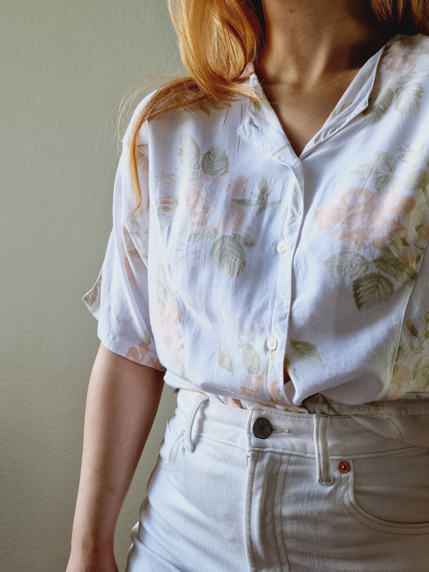 Vintage 80s White Short Sleeve Blouse with Pink Floral Print - M