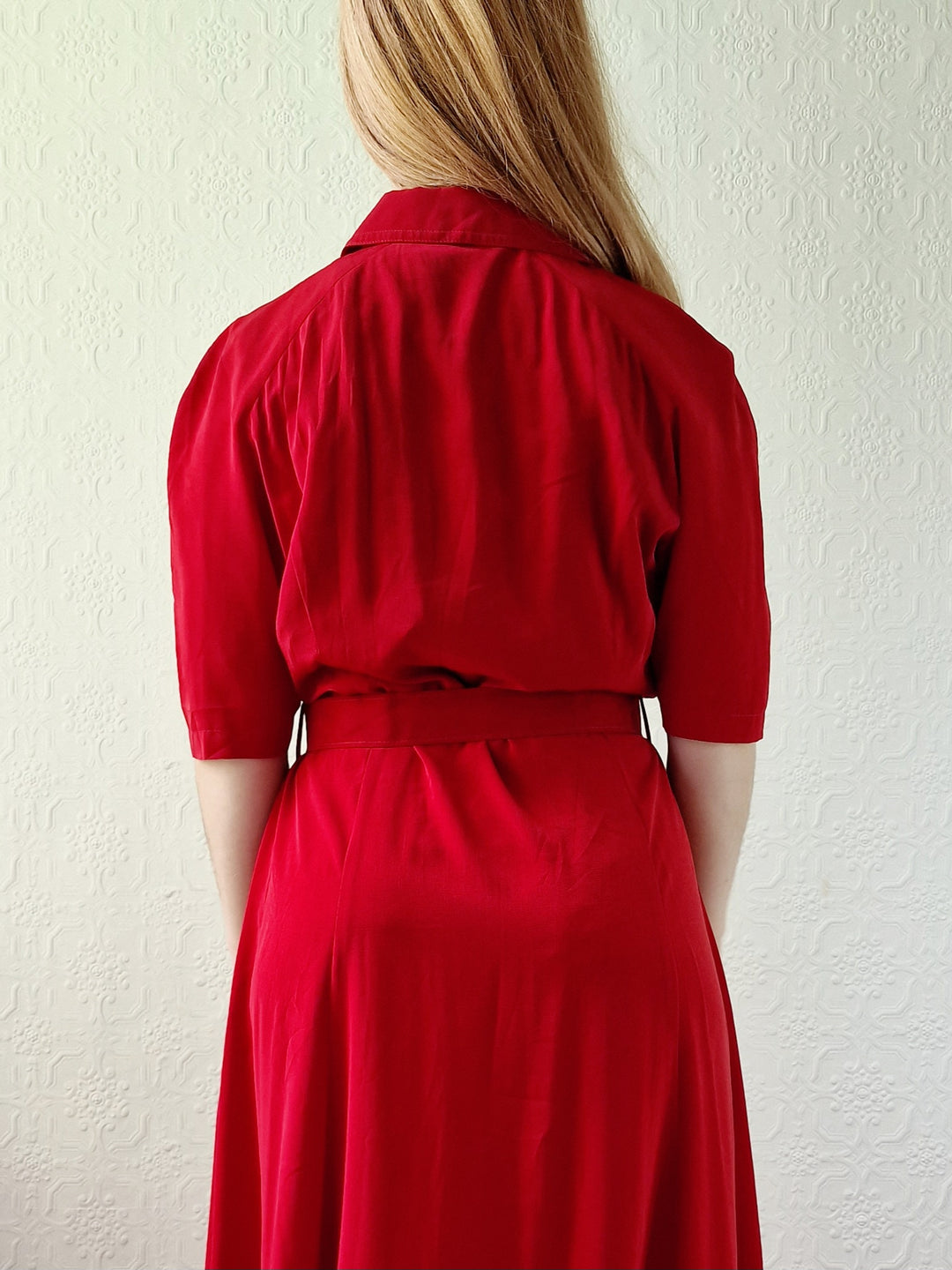 Vintage 80s Cherry Red Midi Dress with Short Sleeves - M