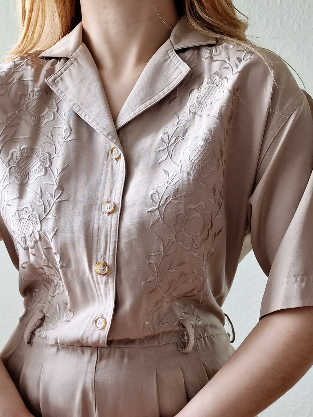 Vintage 80s Taupe Embroidered Playsuit with Short Sleeves - M