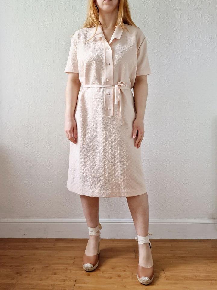 Vintage 70s Pale Cream Pink Knitted Dress with Short Sleeves - L