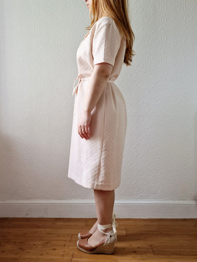 Vintage 70s Pale Cream Pink Knitted Dress with Short Sleeves - L
