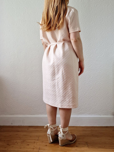Vintage 70s Pale Cream Pink Knitted Dress with Short Sleeves - L