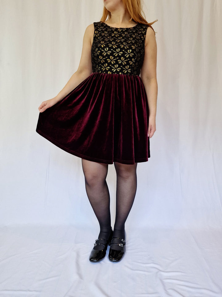 Vintage 90s Burgundy Velvet Skater Style Party Dress - S