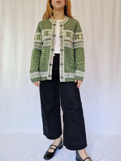 Vintage 90s Light Green Icelandic Style Wool Cardigan - S/M