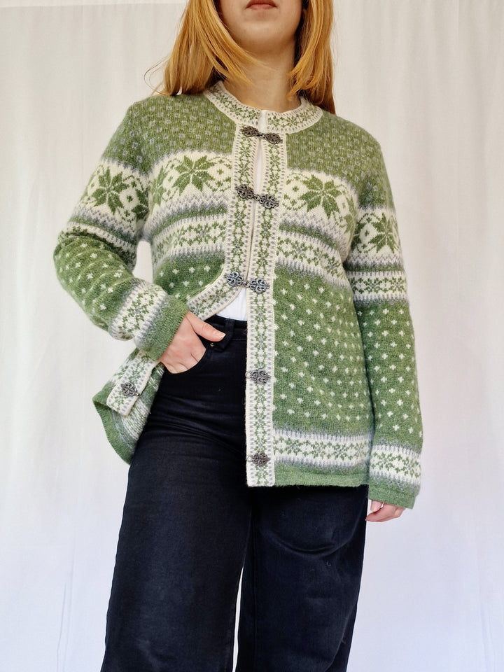 Vintage 90s Light Green Icelandic Style Wool Cardigan - S/M