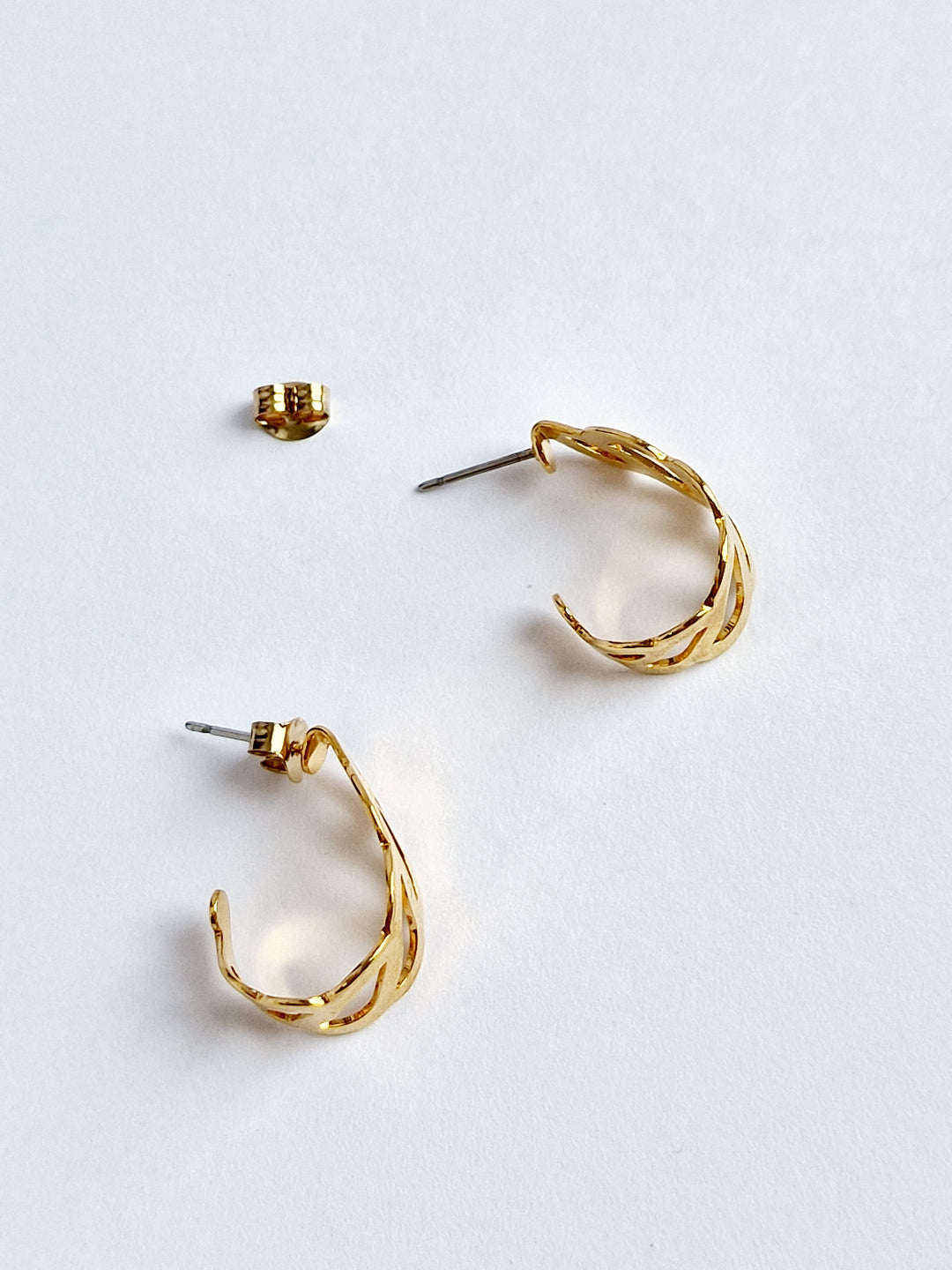 Vintage 80s Gold Plated Minimal Cutout Hoop Earrings