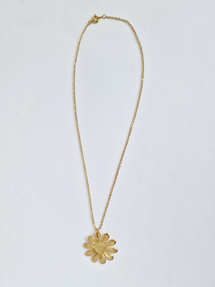 Vintage Gold Plated Cable Chain Necklace With Big Flower Charm