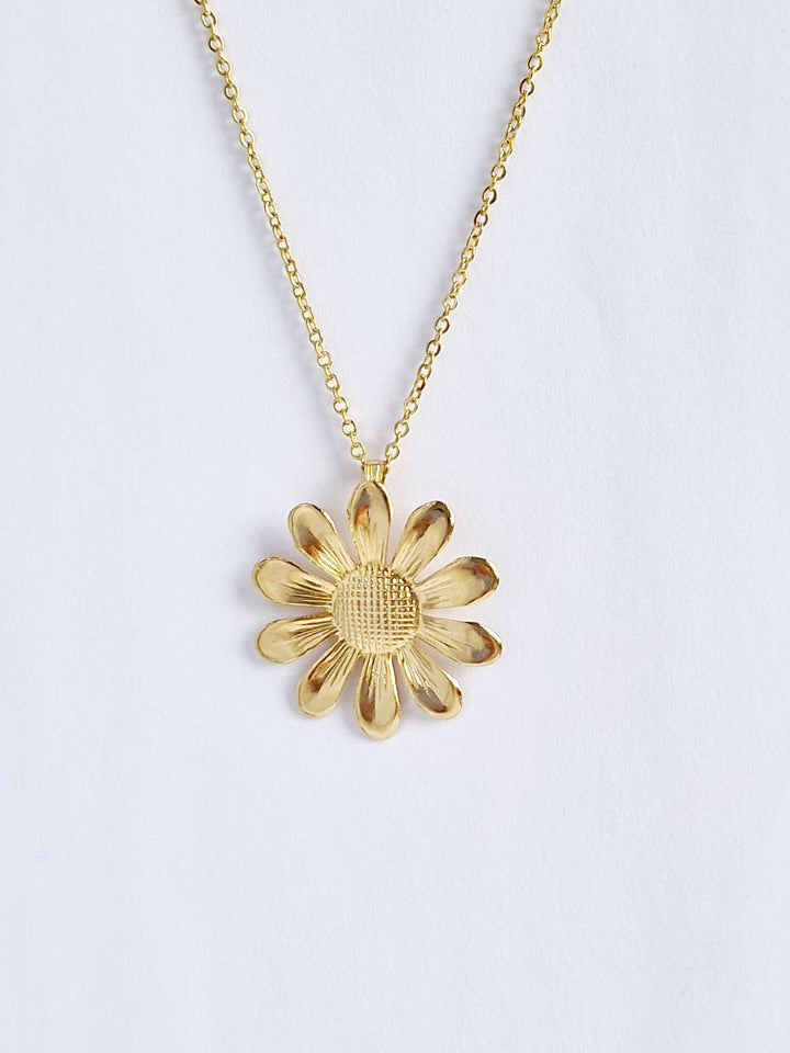 Vintage Gold Plated Cable Chain Necklace With Big Flower Charm