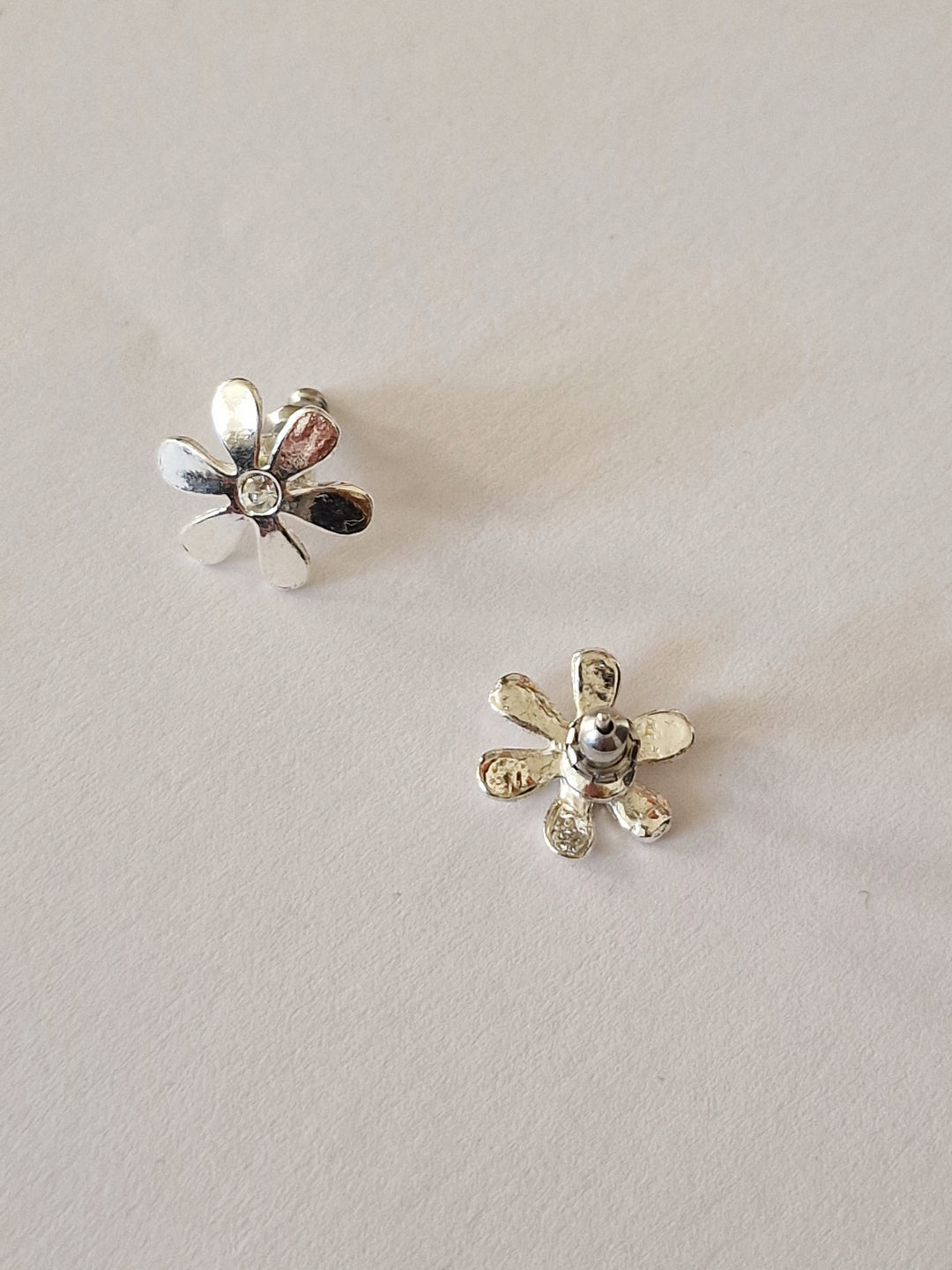 Vintage Silver Plated Flower Crystal Stud Earrings