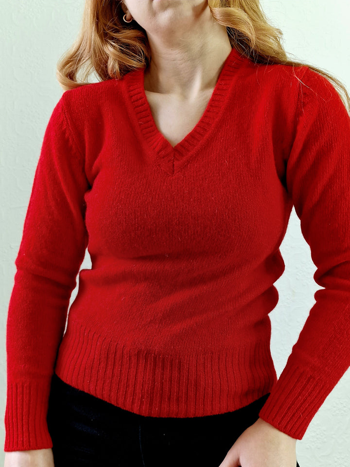 Vintage Bright Red 100% Shetland Wool V-Neck Jumper - XS