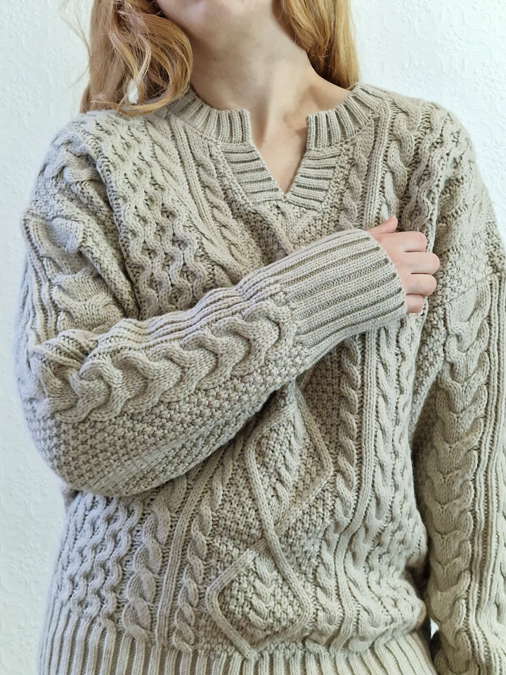 Vintage 90s Beige Grey Cable Knit Aran Jumper with Split Crew Neck - L