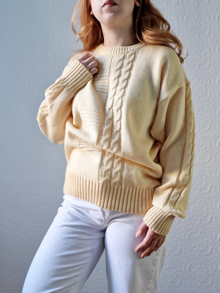 Vintage 90s Pale Yellow Cable Knit Jumper with Crew Neck - M/L