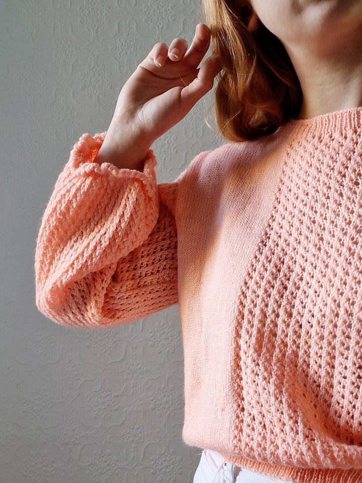 Vintage 80s Handknitted Peach Jumper with Crew Neck - M