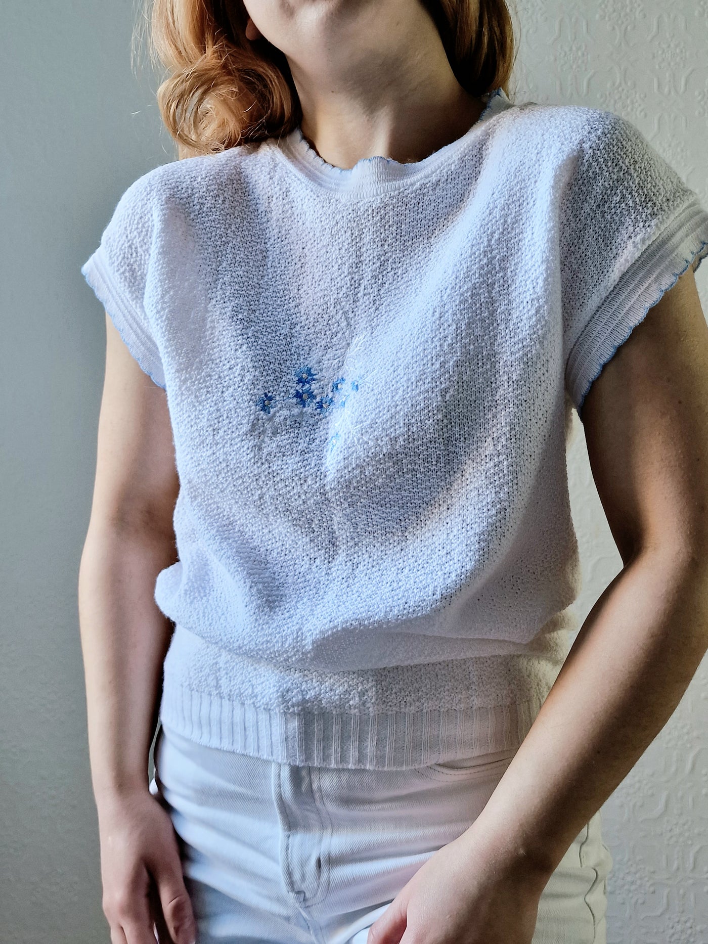 Vintage 80s White Crew Neck Knitted Jumper Top with Blue Floral Embroidery - S