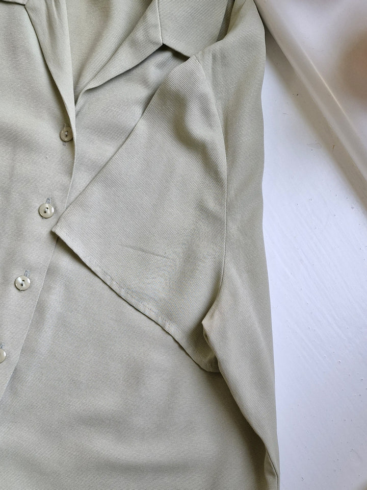 Vintage 90s Light Khaki Green Button Down Half Sleeve Blouse - M/L