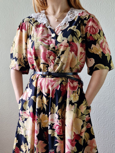 Vintage 80s Full Skirt Floral Dress with Puff Sleeves and Lace Collar - M