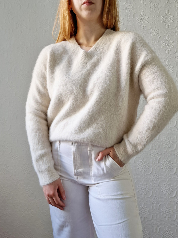 Vintage Cream Angora Jumper with V Neck - M/L