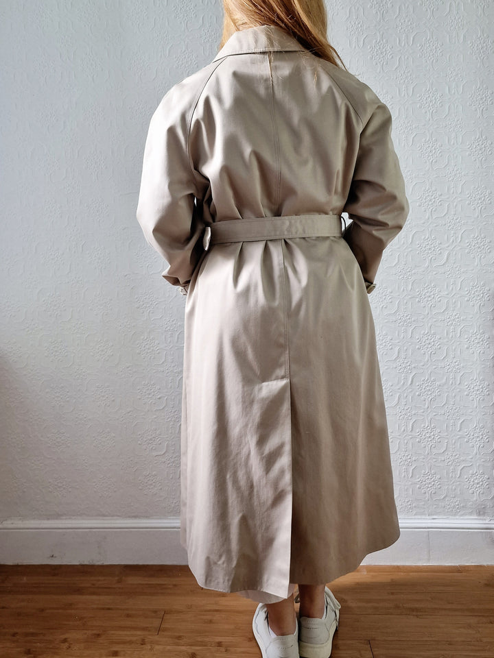 Vintage Light Beige Single Breasted Trench Coat with Belt by Dannimac - M