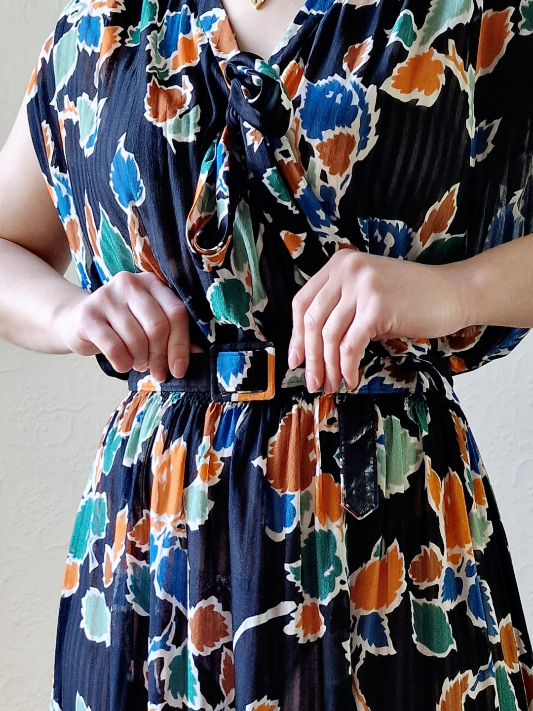 Vintage 80s Multicolour Leaf Print Midi Dress with Belt - M/L