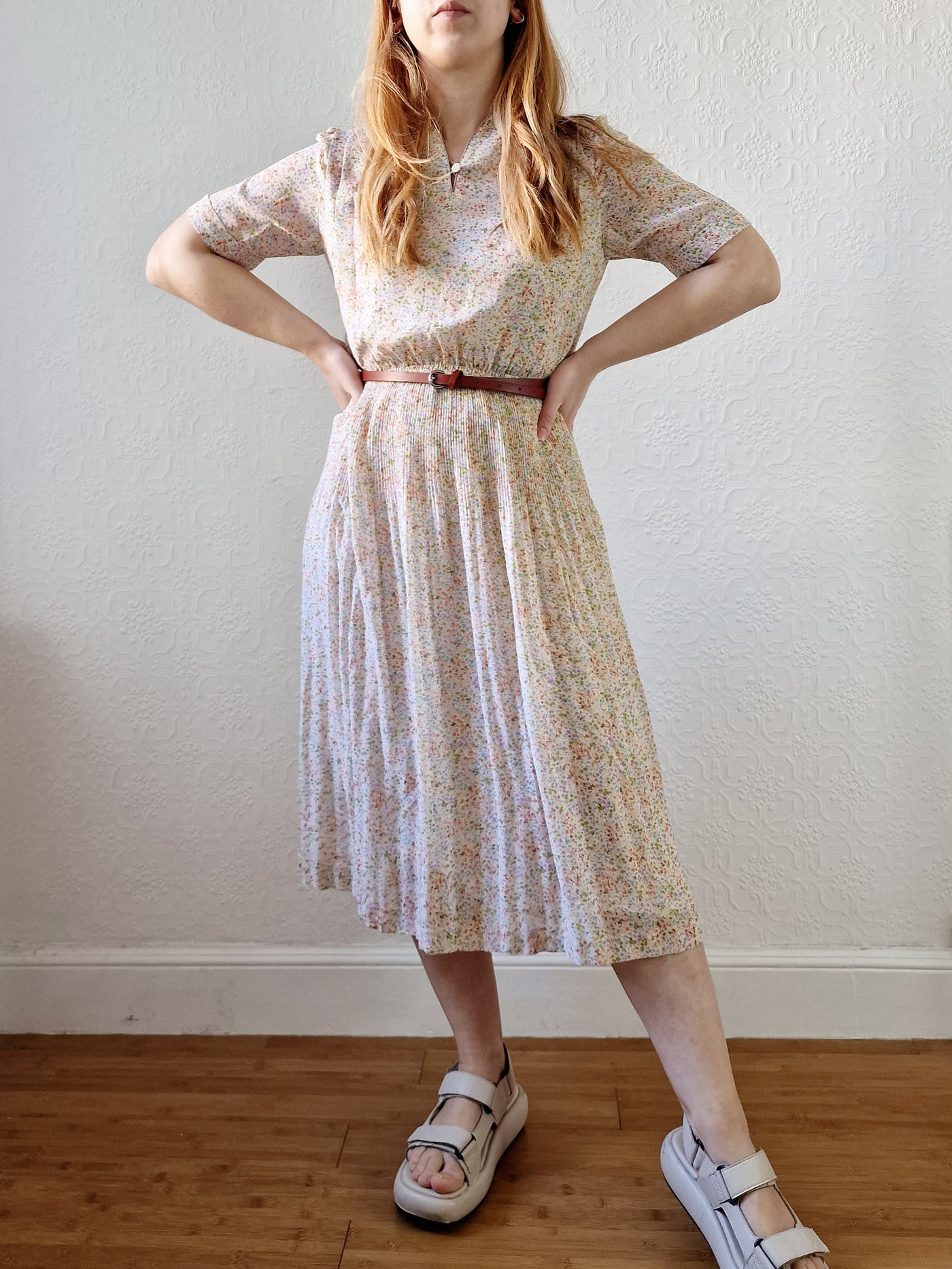 Vintage 80s Romantic Pastel Ditsy Floral Midi Dress with Short Sleeves - S
