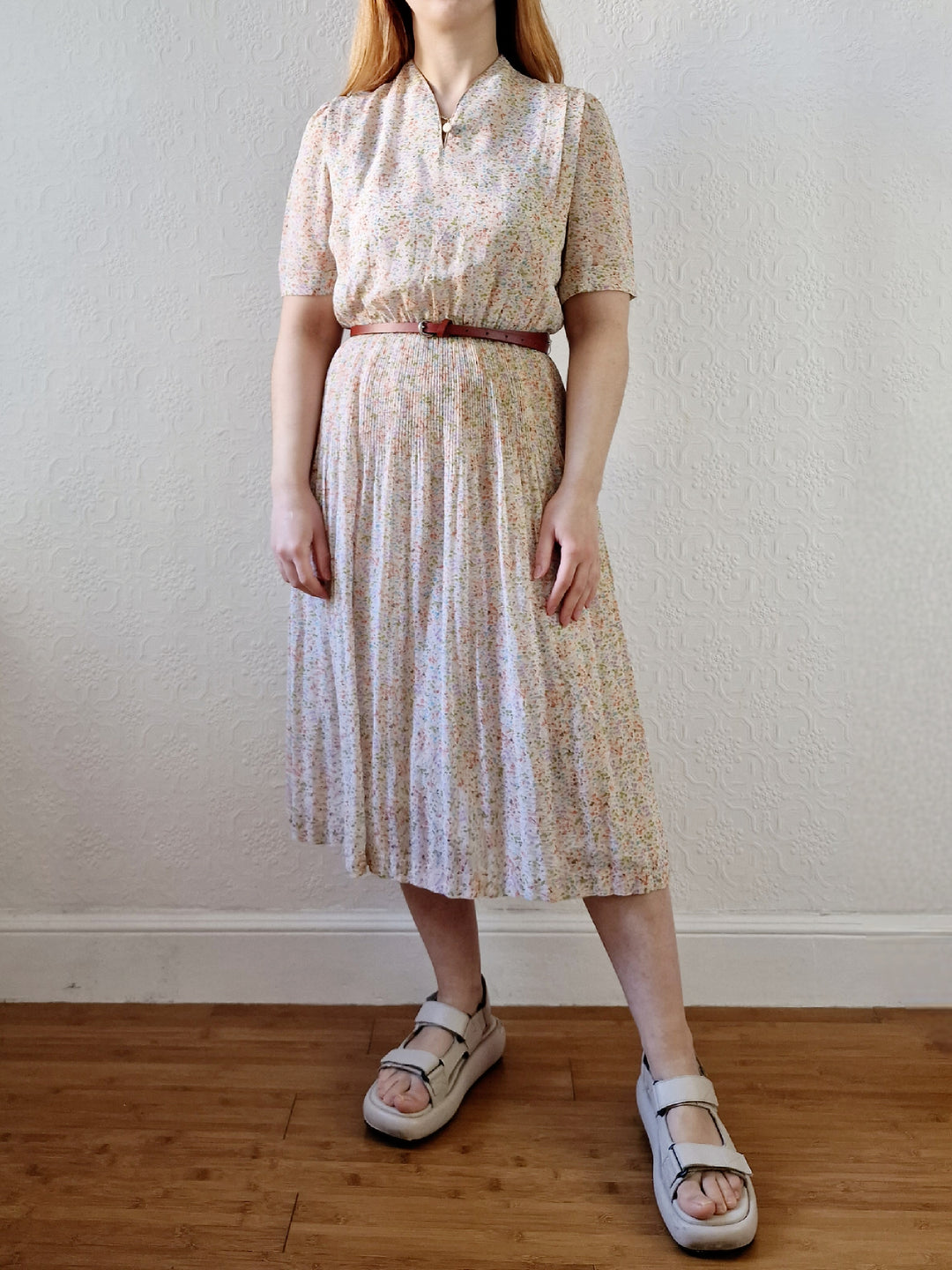 Vintage 80s Romantic Pastel Ditsy Floral Midi Dress with Short Sleeves - S