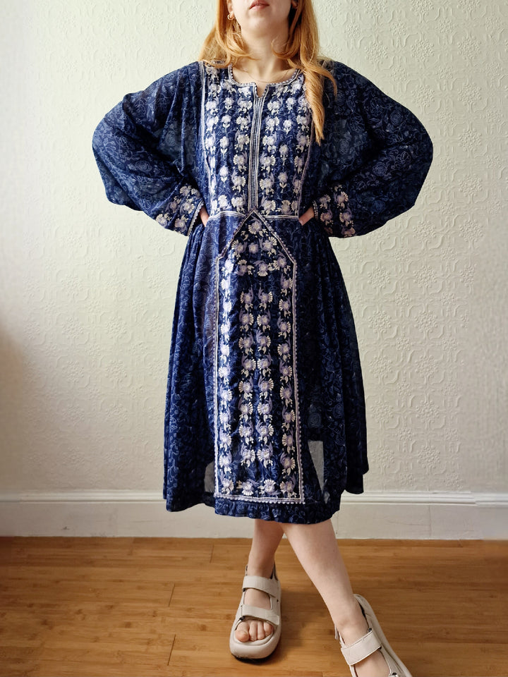 Vintage Dark Blue Folk Style Embroidered Midi Dress with Wide Sleeves - XL