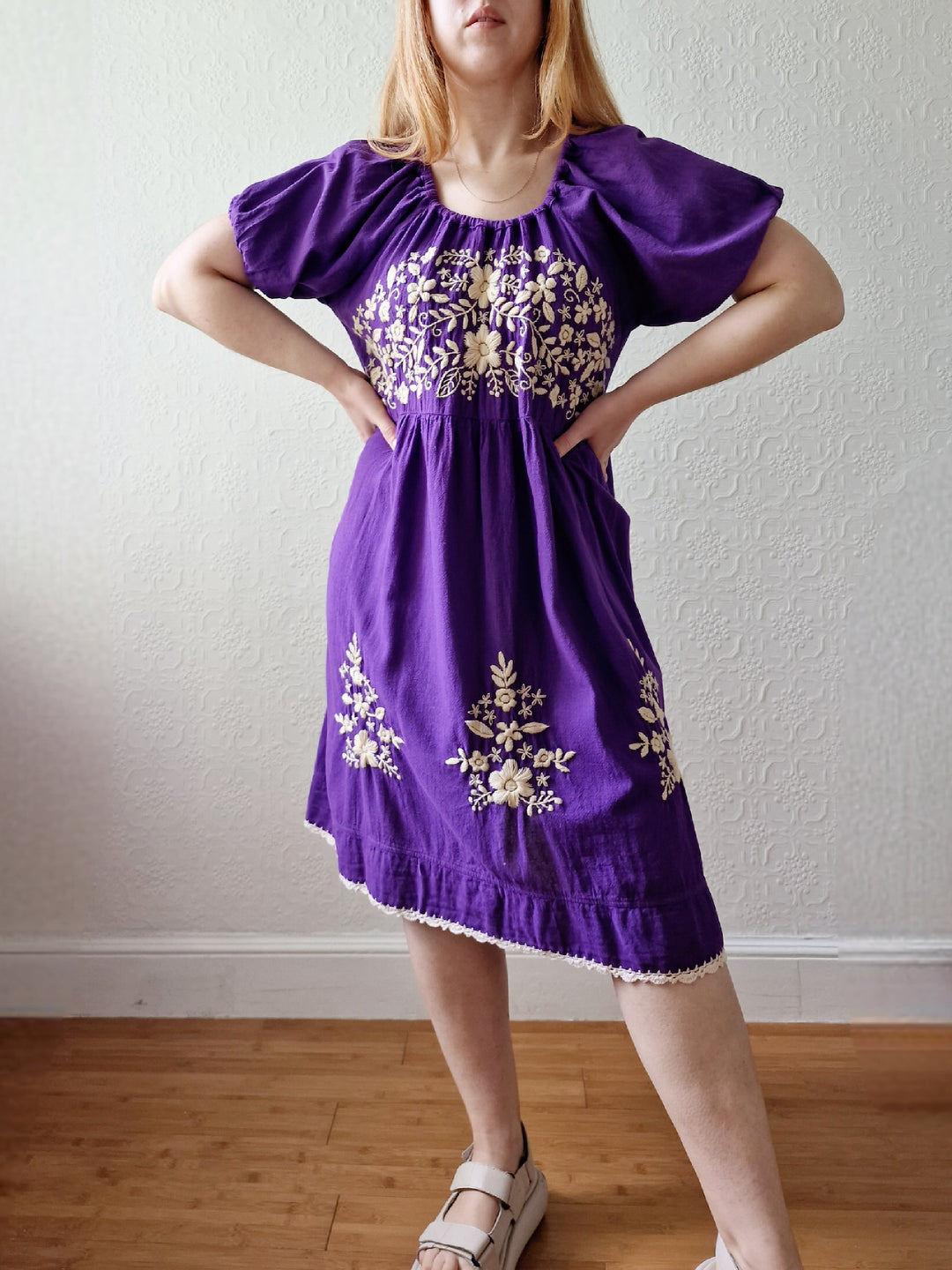 Vintage Purple Folk Style Embroidered Midi Dress with Puff Sleeves - M