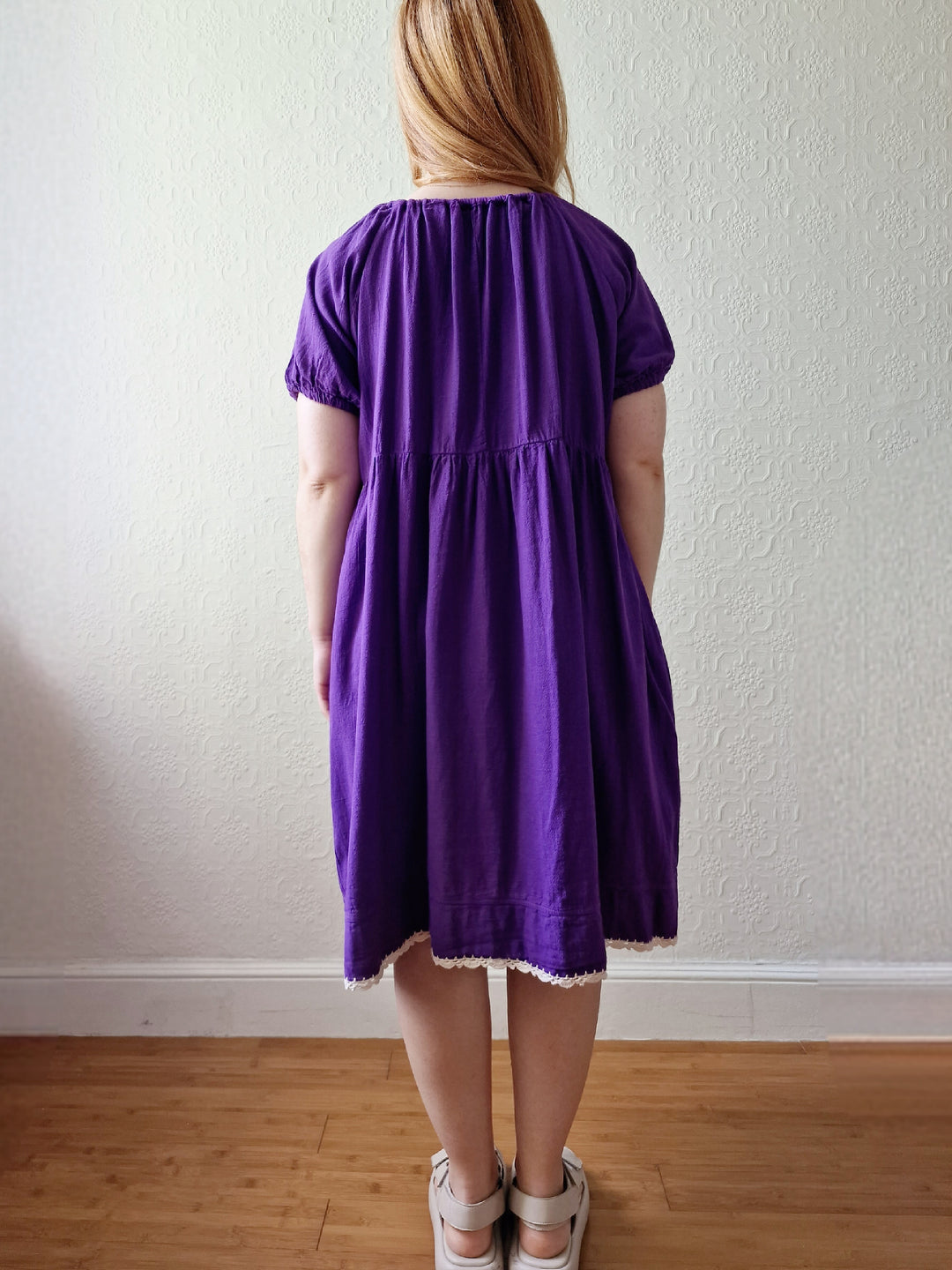 Vintage Purple Folk Style Embroidered Midi Dress with Puff Sleeves - M