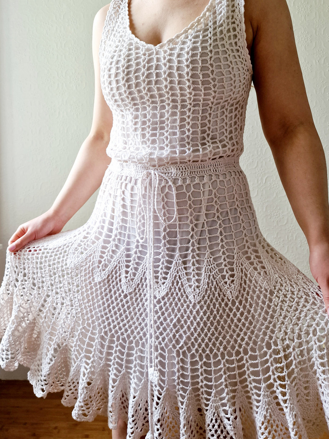 Vintage White Crochet Sleeveless Dress with Drawstring Waist - S/M