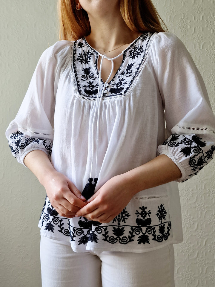 Vintage White Cotton Folk Blouse with Black Embroidery - S/M