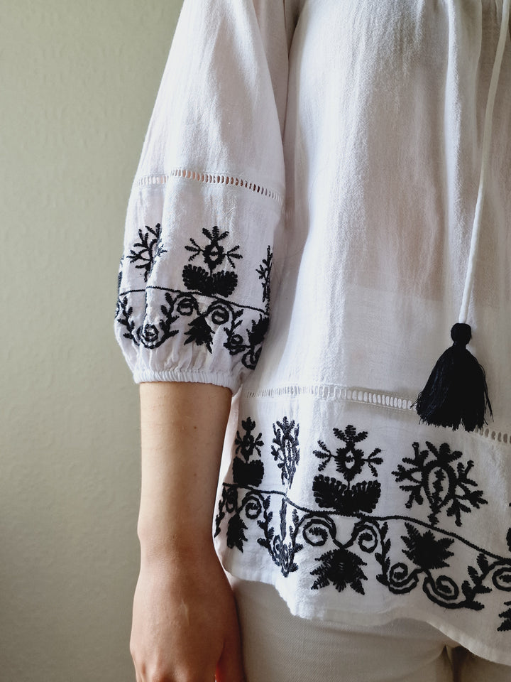 Vintage White Cotton Folk Blouse with Black Embroidery - S/M