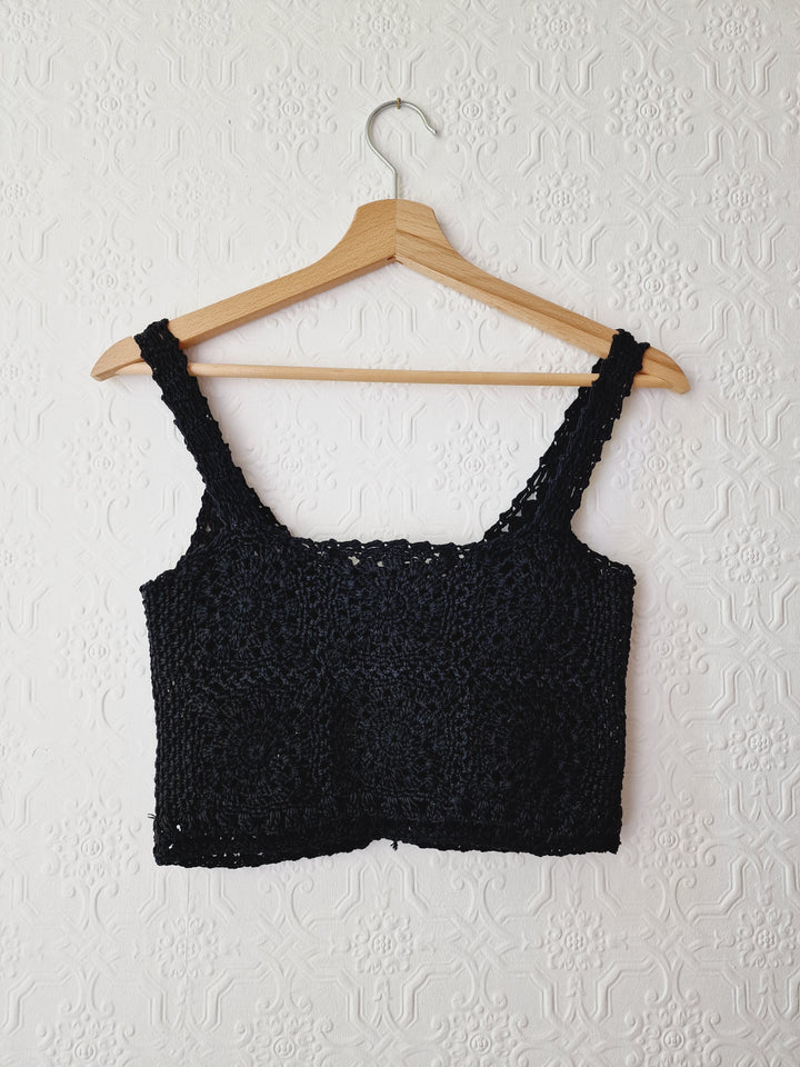 Vintage 90s Black Crochet Cropped Sleeveless Bralette Top - XS