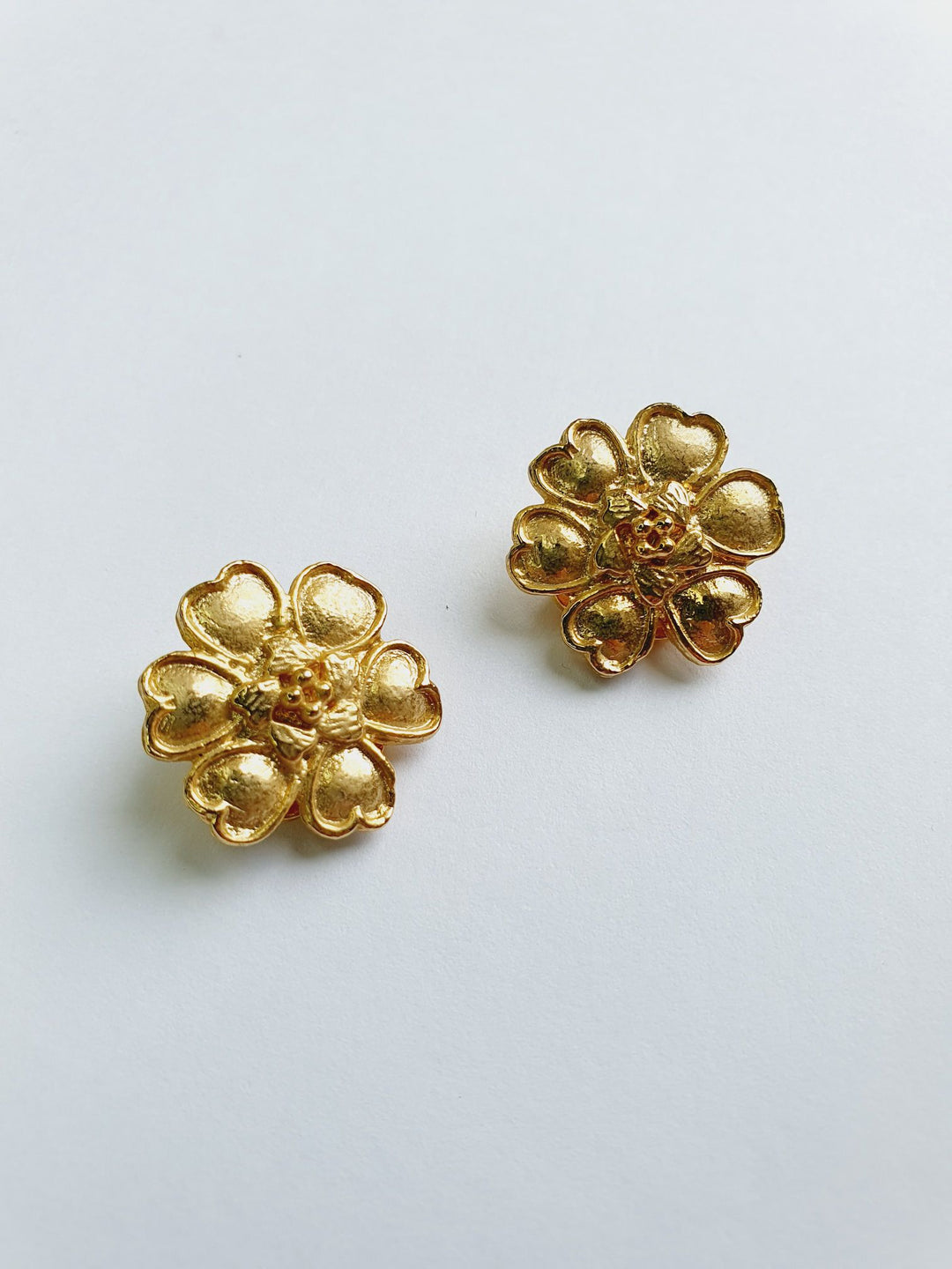 Vintage Gold Toned Flower Clip On Earrings