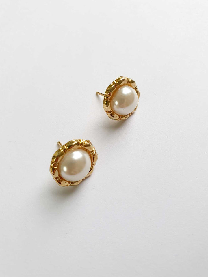 Vintage Gold Toned Pearl Stud Earrings