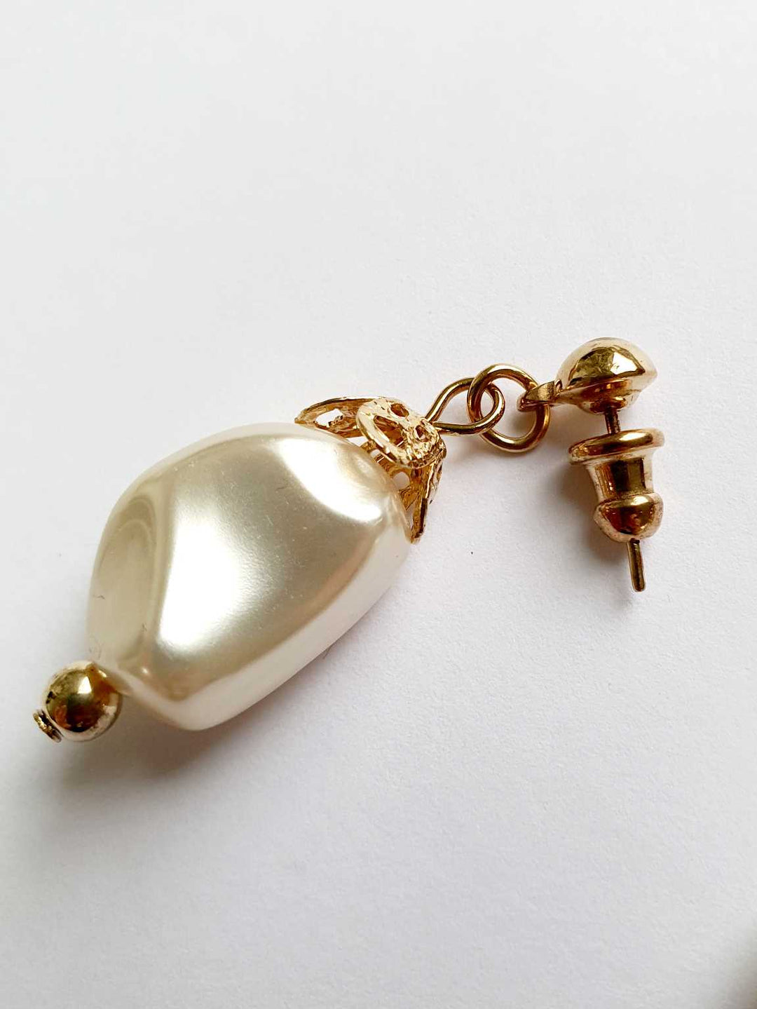 Vintage Gold Toned Drop Pearl Earrings