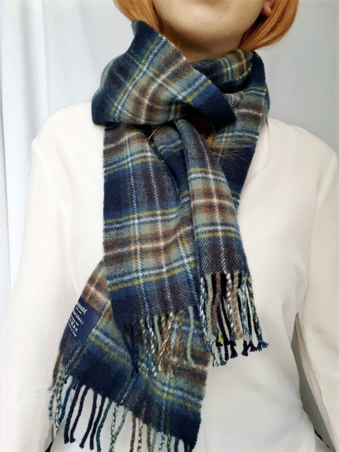Johnstons of Elgin Lambswool Scarf – TORN vintage
