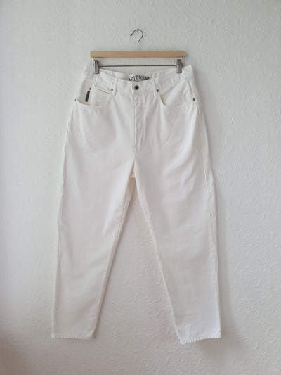 Vintage High Waisted White Jeans - 34W 29L