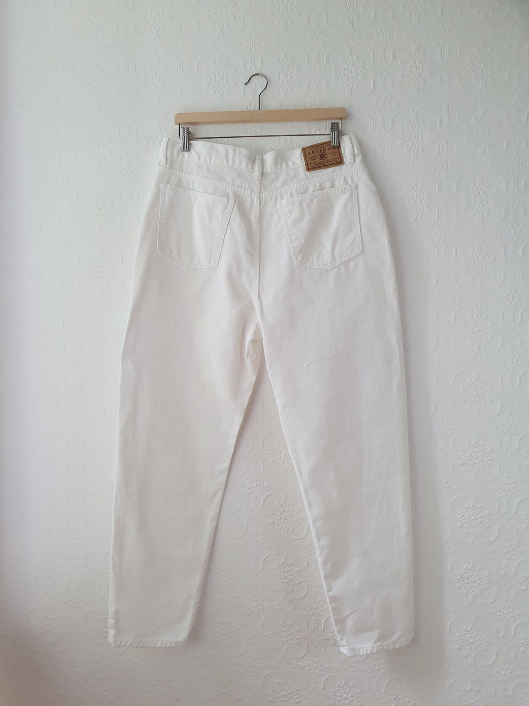 Vintage High Waisted White Jeans - 34W 29L