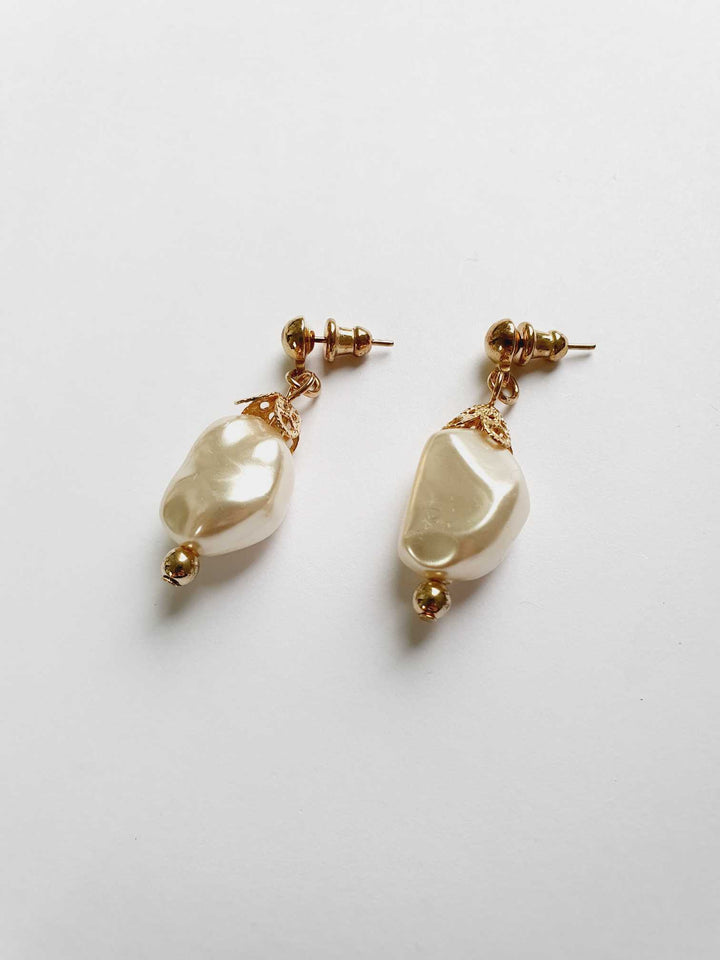 Vintage Gold Toned Drop Pearl Earrings