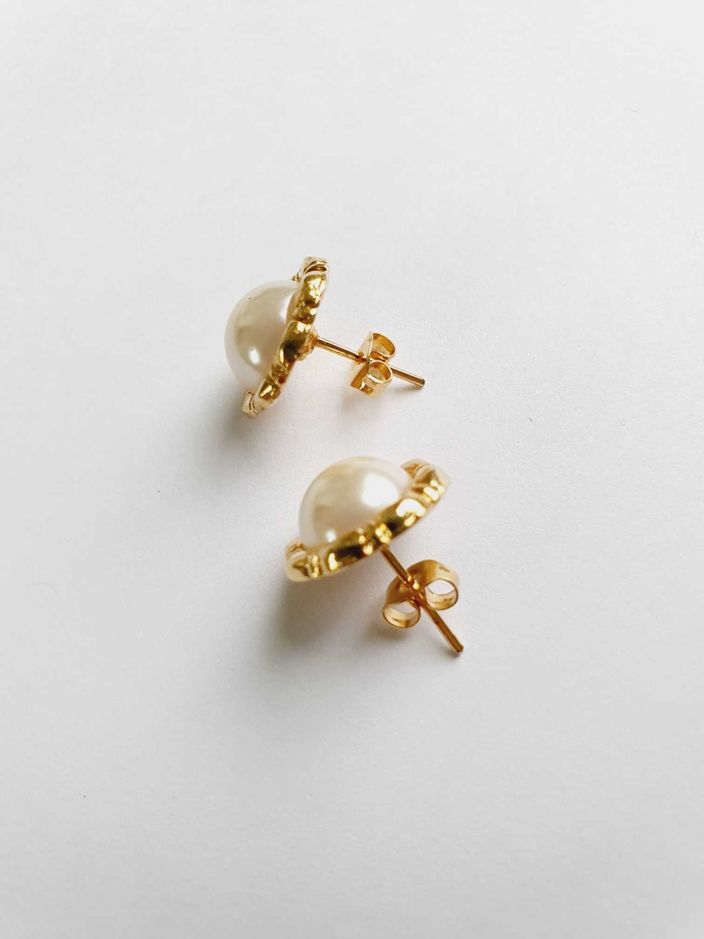 Vintage Gold Toned Pearl Stud Earrings