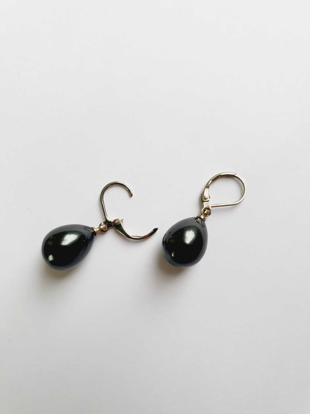Vintage Silver Toned Black Pearl Drop Earrings