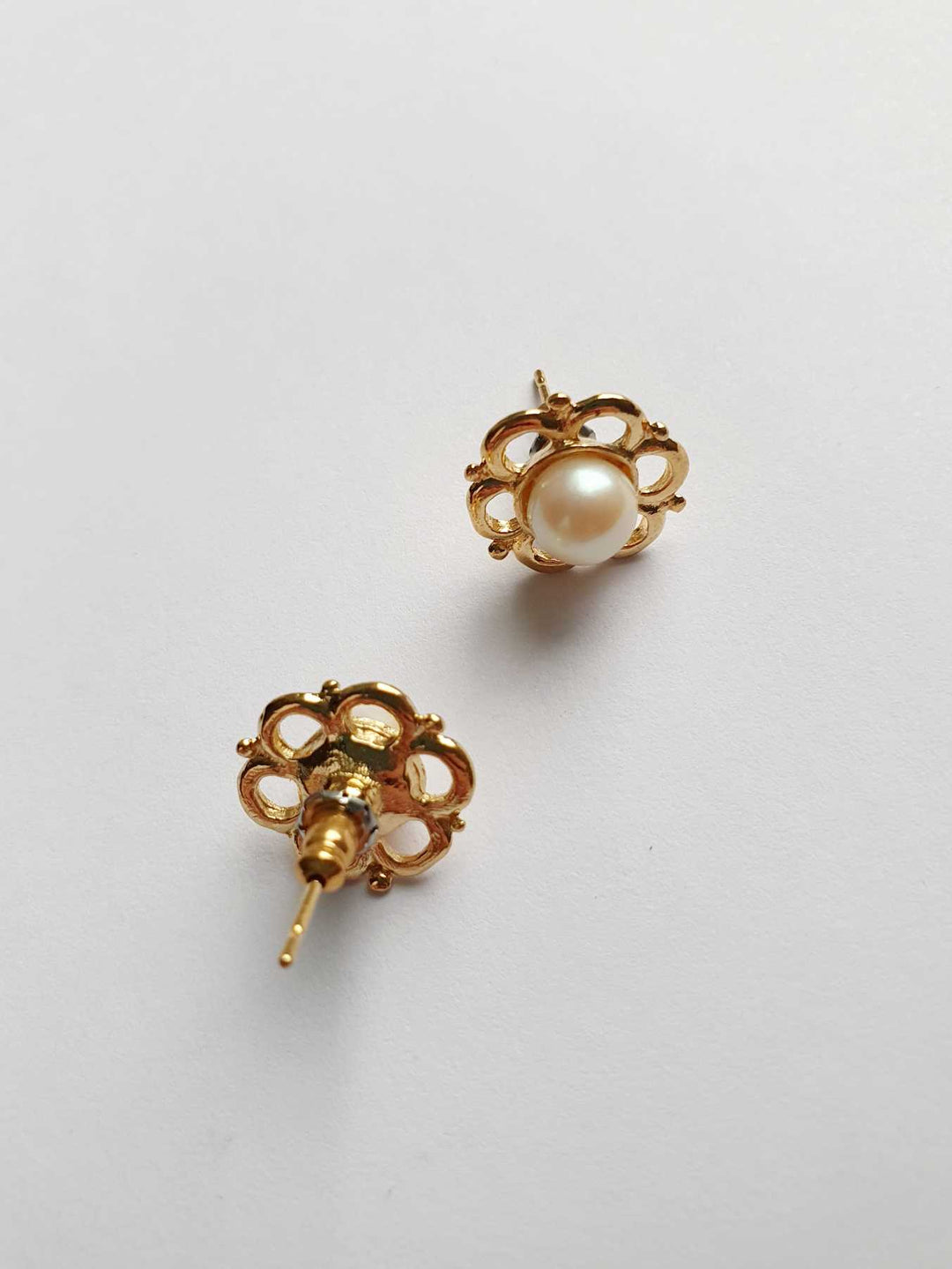 Vintage Gold Plated Flower & Pearl Stud Earrings