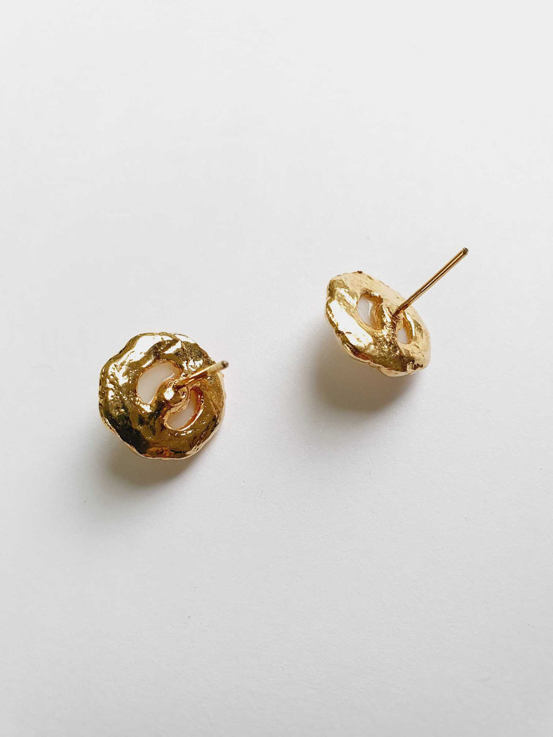 Vintage Gold Toned Pearl Stud Earrings