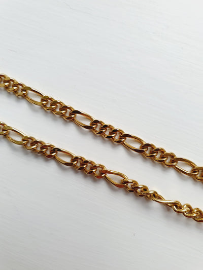 Flat Chain With Charm & Matching Bracelet